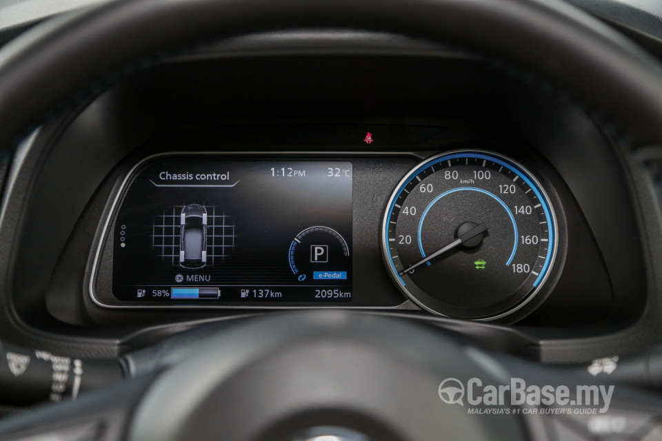 Nissan Leaf ZE1 (2019) Interior