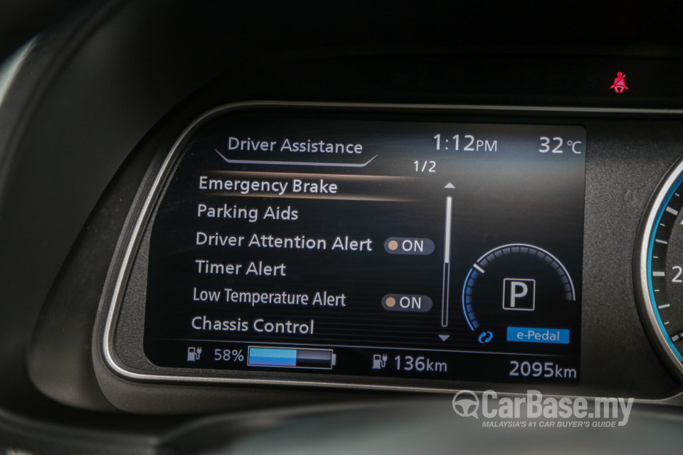 Nissan Leaf ZE1 (2019) Interior
