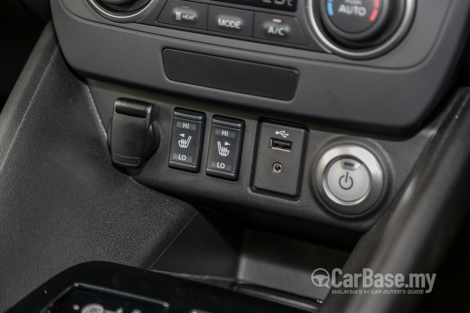Nissan Leaf ZE1 (2019) Interior