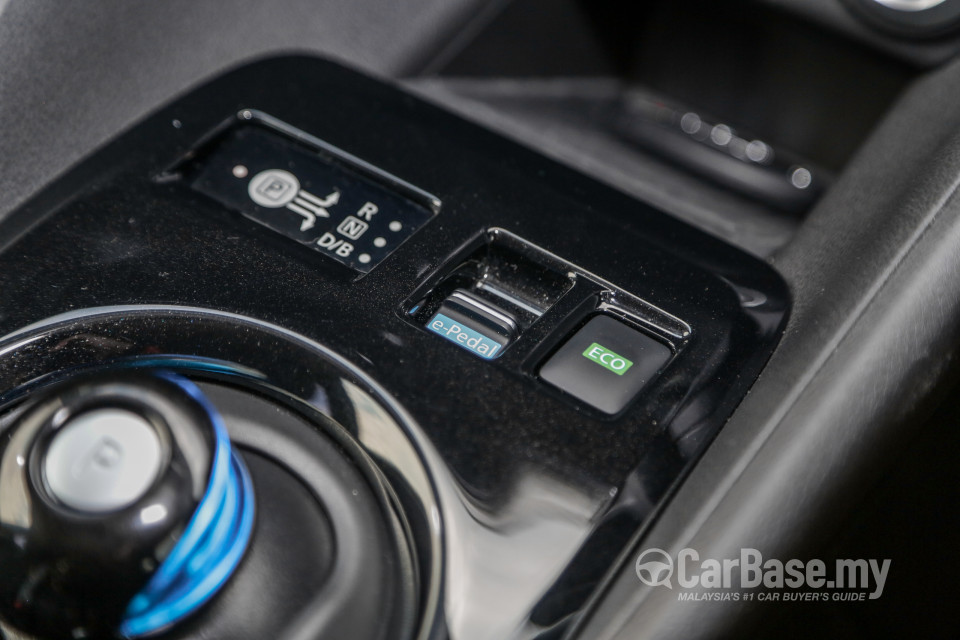 Nissan Leaf ZE1 (2019) Interior