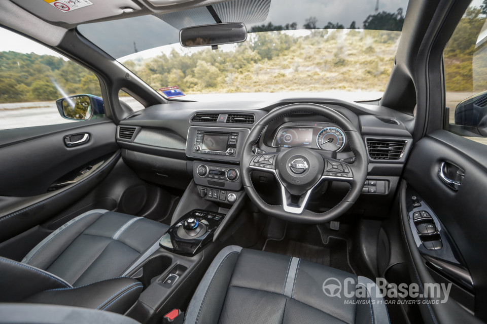 Nissan Leaf ZE1 (2019) Interior