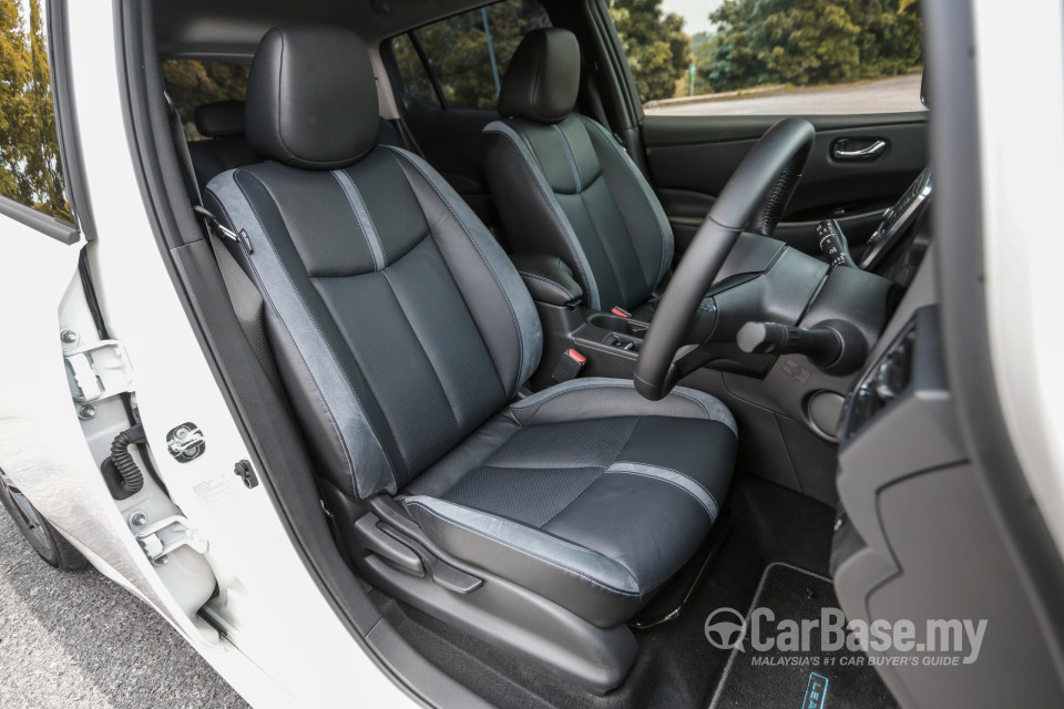 Nissan Leaf ZE1 (2019) Interior