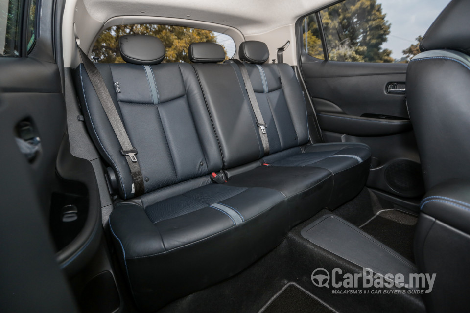 Nissan Leaf ZE1 (2019) Interior