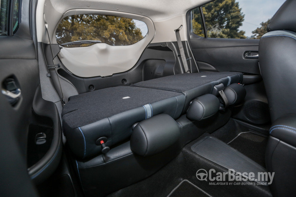 Nissan Leaf ZE1 (2019) Interior