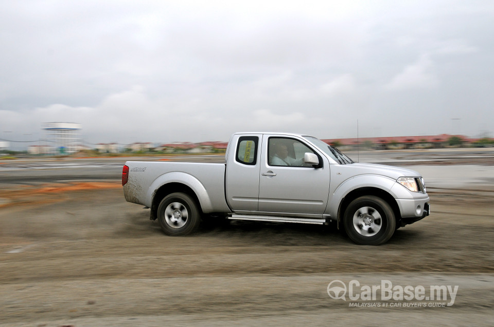 Nissan Navara D40 Facelift (2013) Exterior