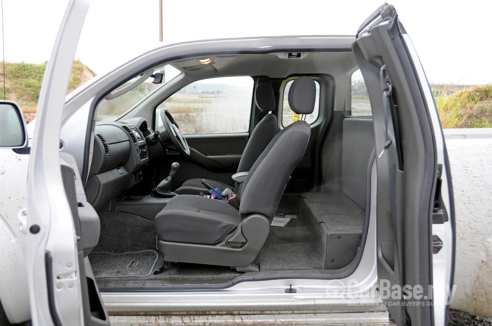 Nissan Navara D40 Facelift (2013) Interior