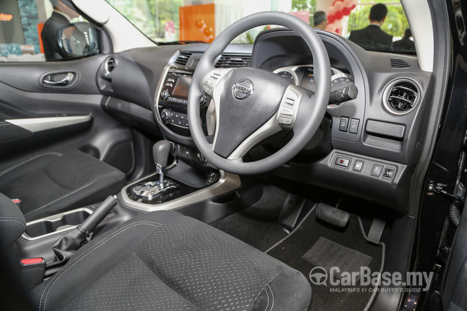 Nissan Navara D23 (2015) Interior