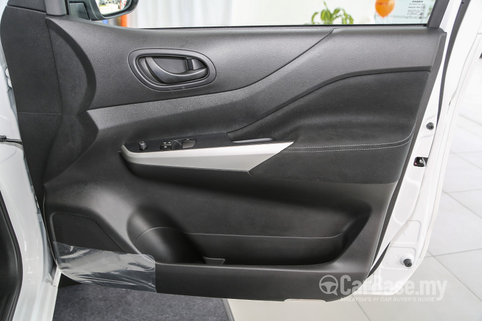 Nissan Navara D23 (2015) Interior