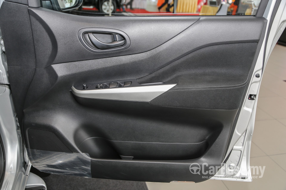 Nissan Navara D23 (2015) Interior