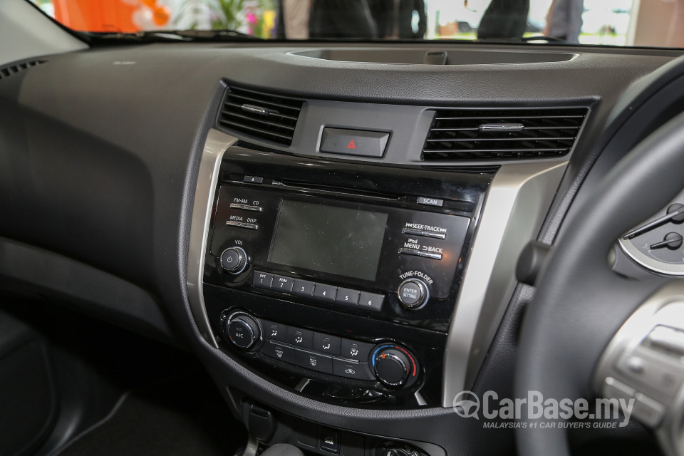 Nissan Navara D23 (2015) Interior