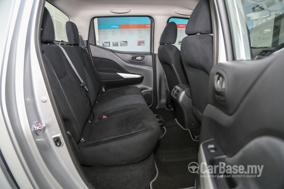 Nissan Navara D23 (2015) Interior