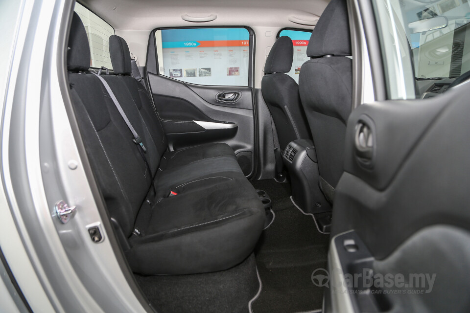 Subaru Outback BN (2015) Interior