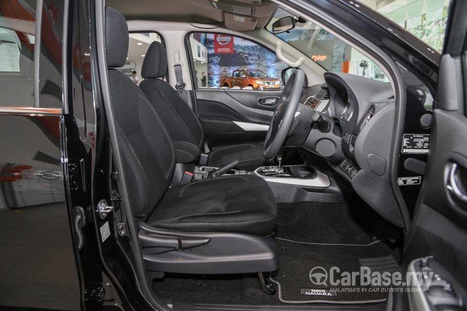 Nissan Navara D23 (2015) Interior