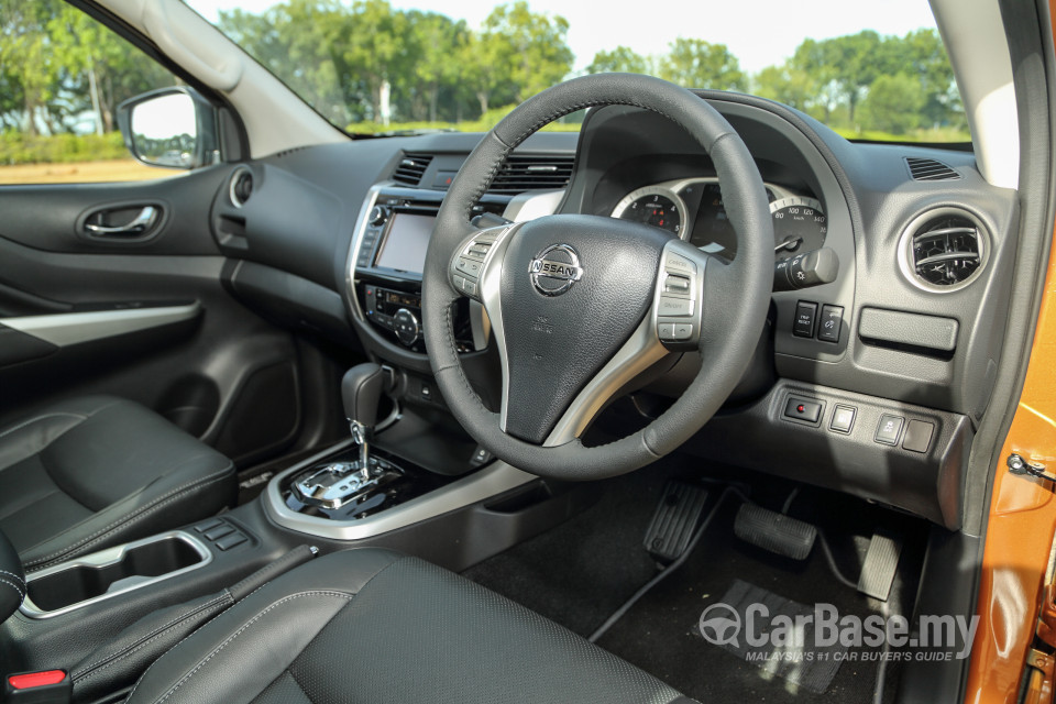 Nissan Navara D23 (2015) Interior