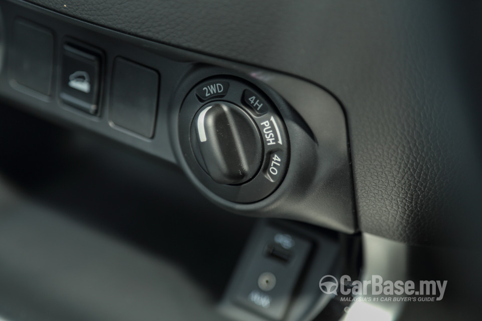 Nissan Navara D23 (2015) Interior