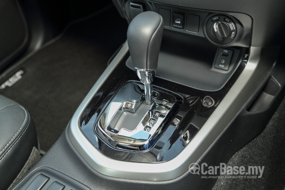 Nissan Navara D23 (2015) Interior