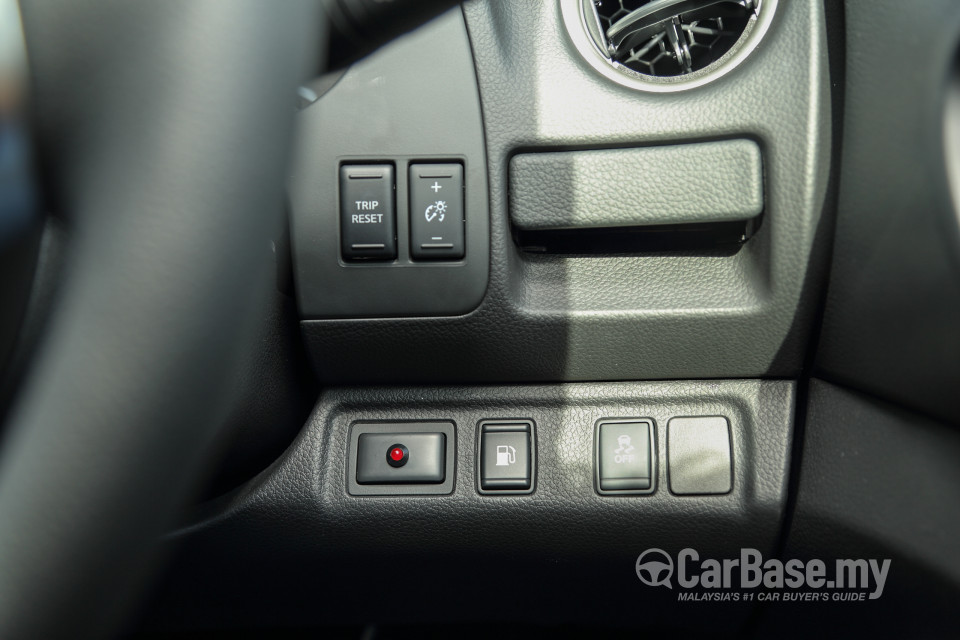 Nissan Navara D23 (2015) Interior