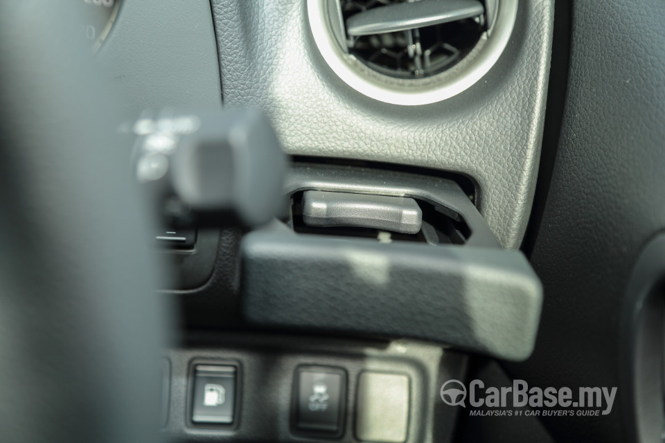 Nissan Navara D23 (2015) Interior