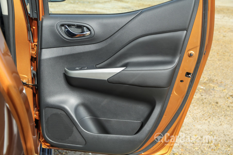 Nissan Navara D23 (2015) Interior