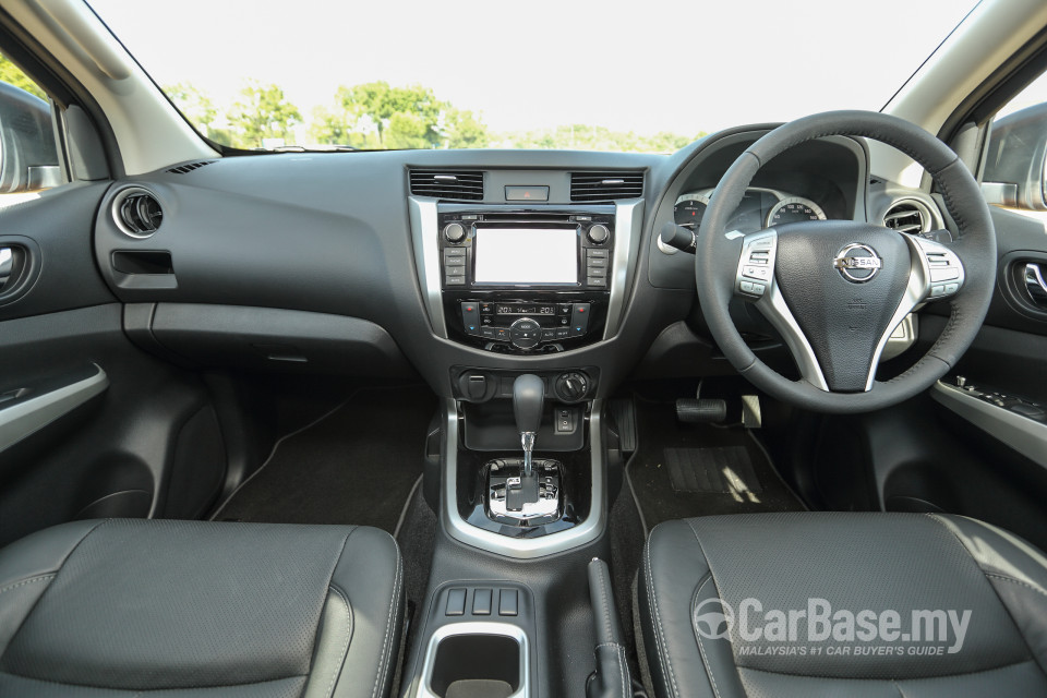 Nissan Navara D23 (2015) Interior