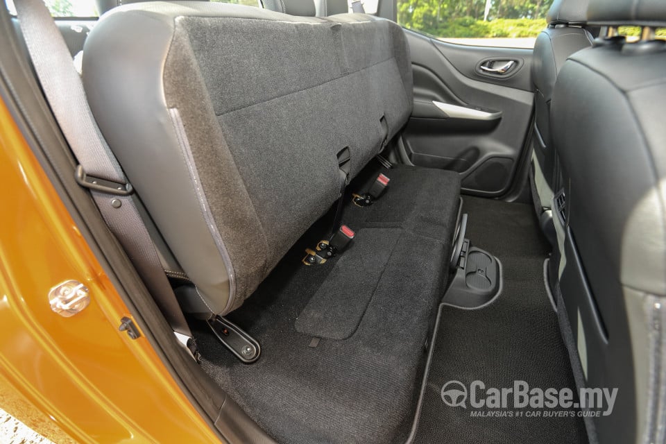 Nissan Navara D23 (2015) Interior