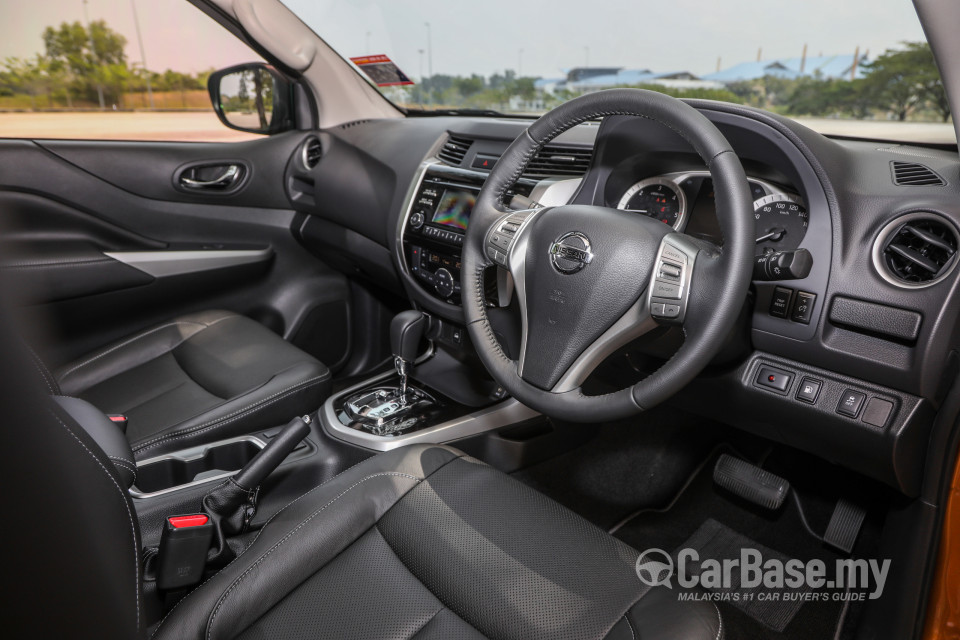 Nissan Navara D23 (2015) Interior