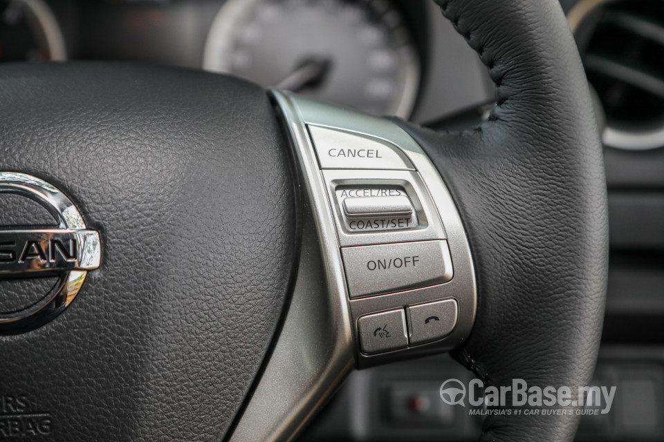 Nissan Navara D23 (2015) Interior