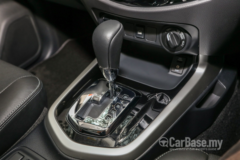 Nissan Navara D23 (2015) Interior