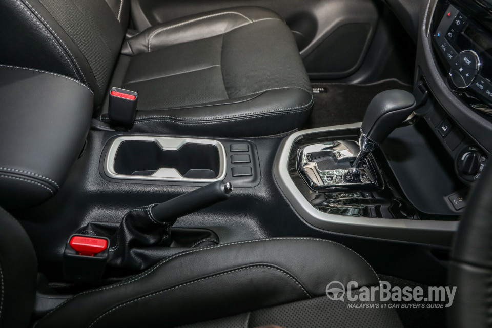 Nissan Navara D23 (2015) Interior