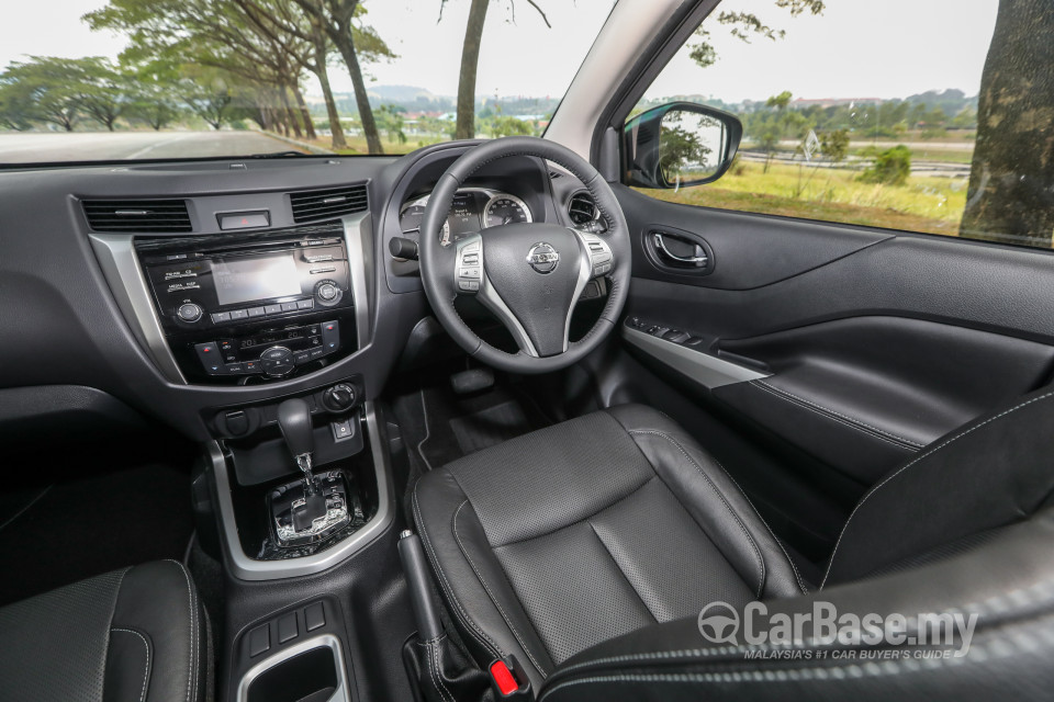 Nissan Navara D23 (2015) Interior
