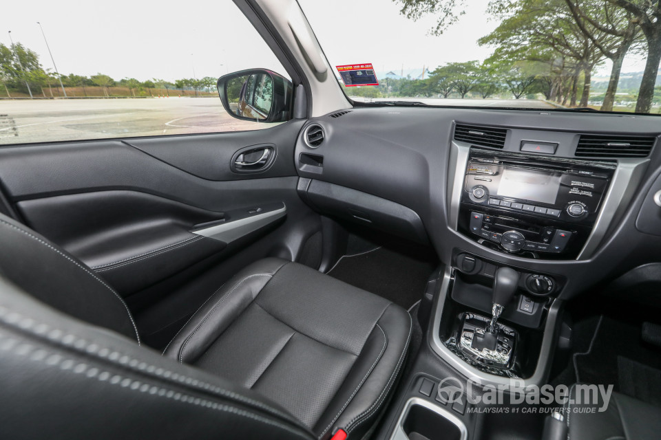 Nissan Navara D23 (2015) Interior