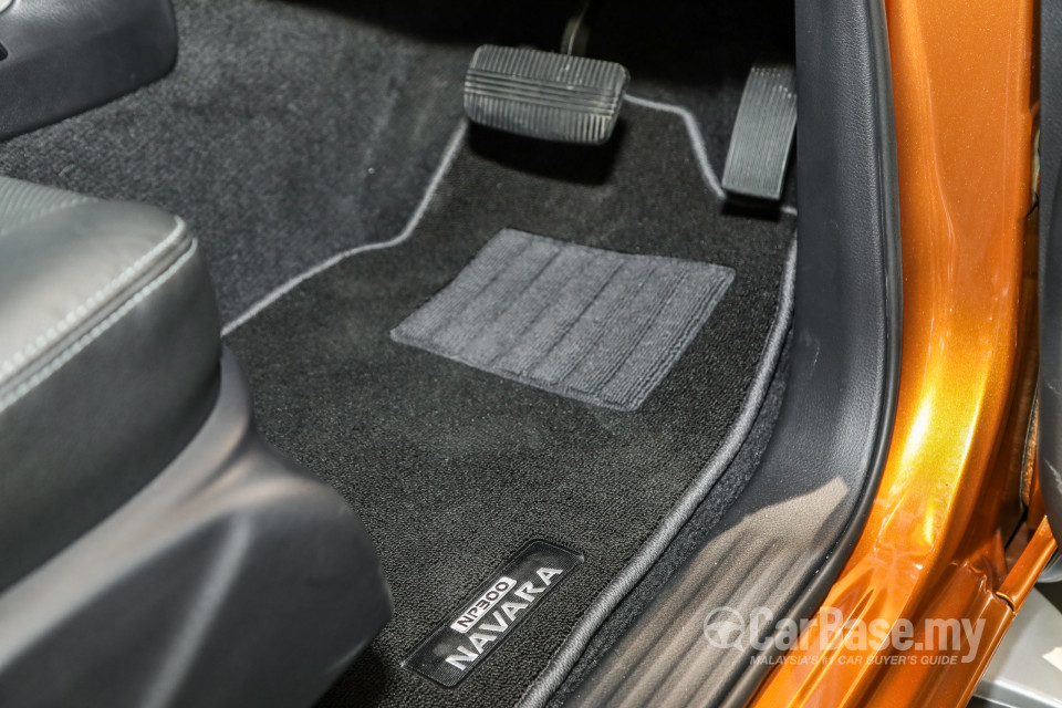 Nissan Navara D23 (2015) Interior