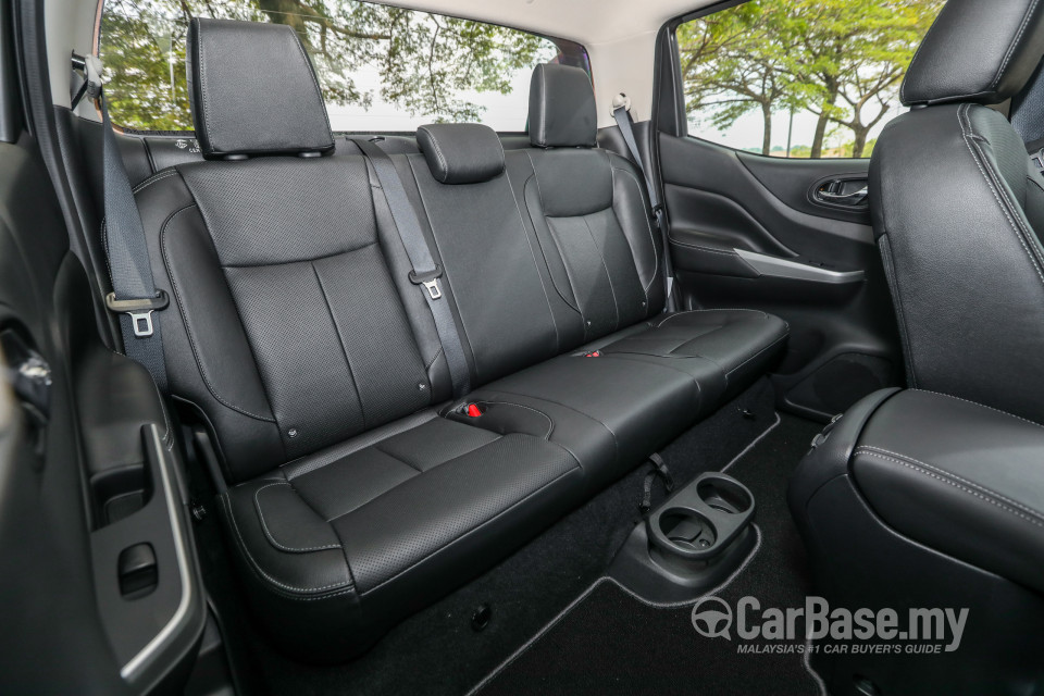 Nissan Navara D23 (2015) Interior