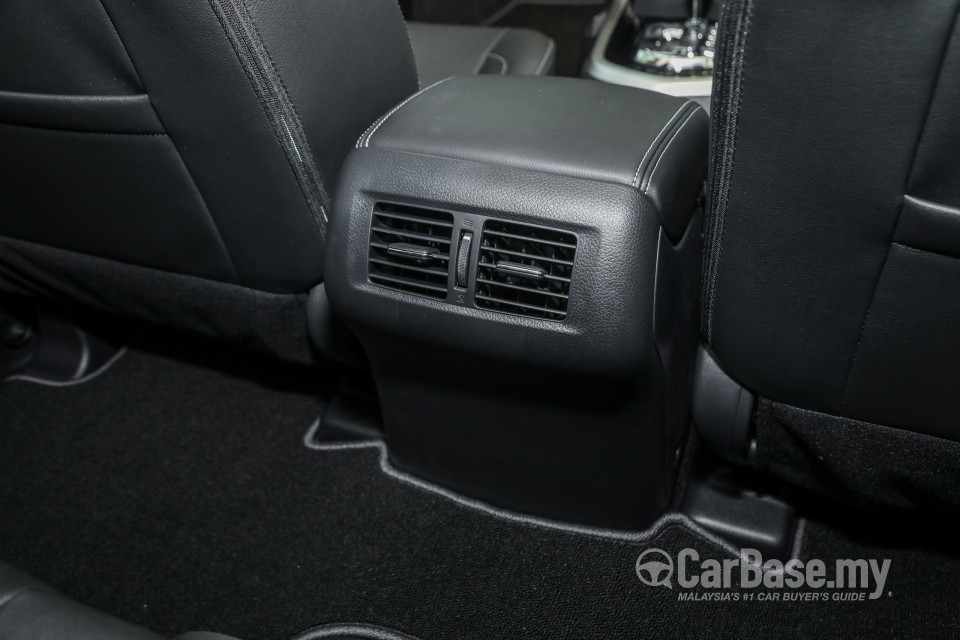 Nissan Navara D23 (2015) Interior