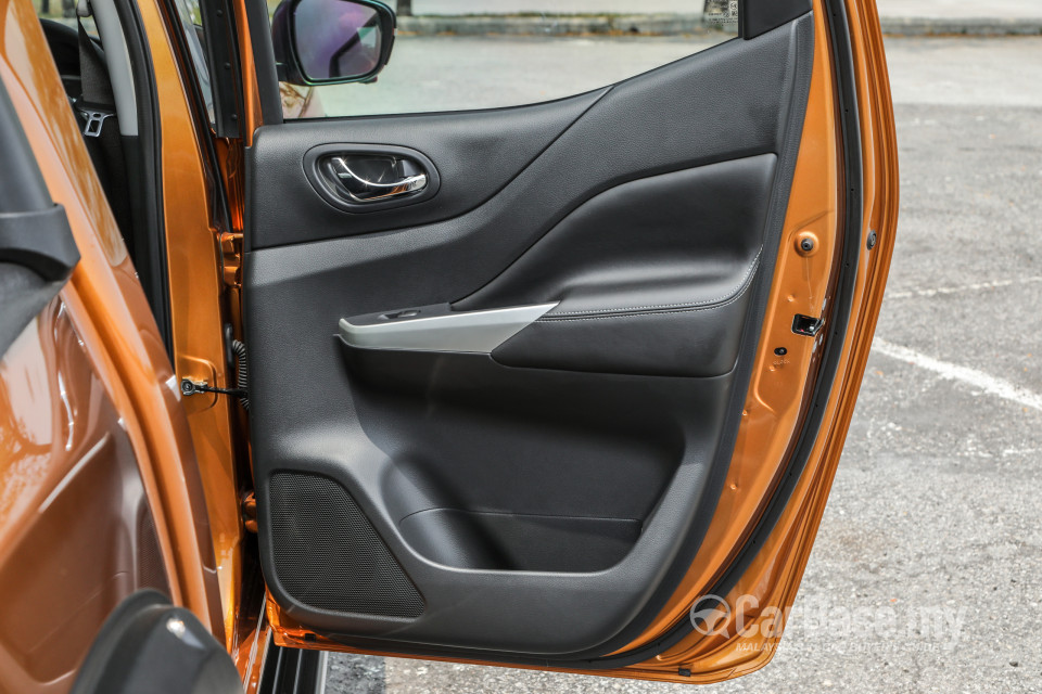 Nissan Navara D23 (2015) Interior