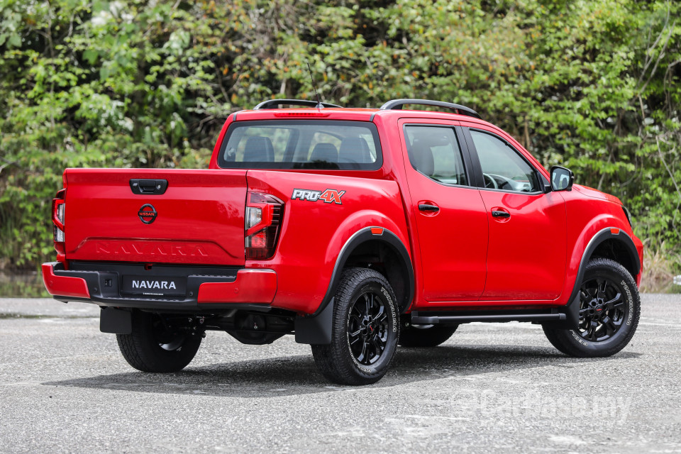Nissan Navara D23 Facelift (2021) Exterior