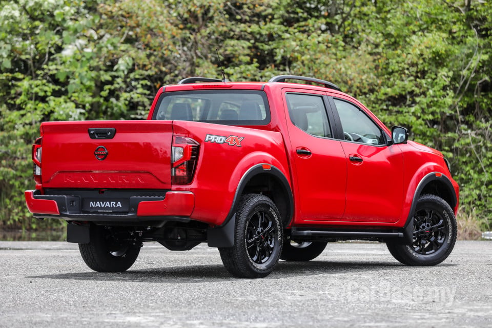 Nissan Navara D23 Facelift (2021) Exterior