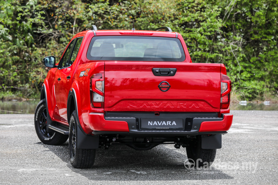 Nissan Navara D23 Facelift (2021) Exterior
