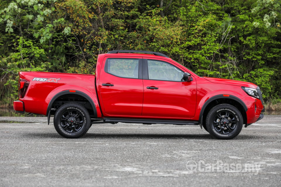 Nissan Navara D23 Facelift (2021) Exterior