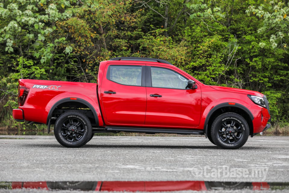Nissan Navara D23 Facelift (2021) Exterior