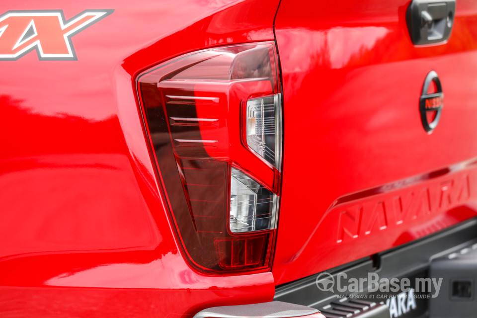 Nissan Navara D23 Facelift (2021) Exterior