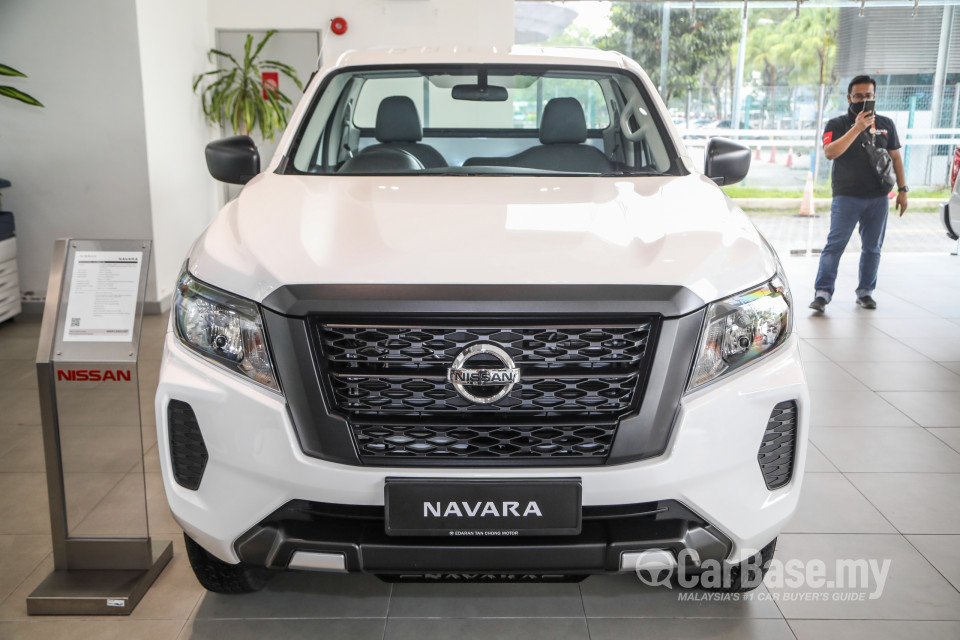 Nissan Navara D23 Facelift (2021) Exterior