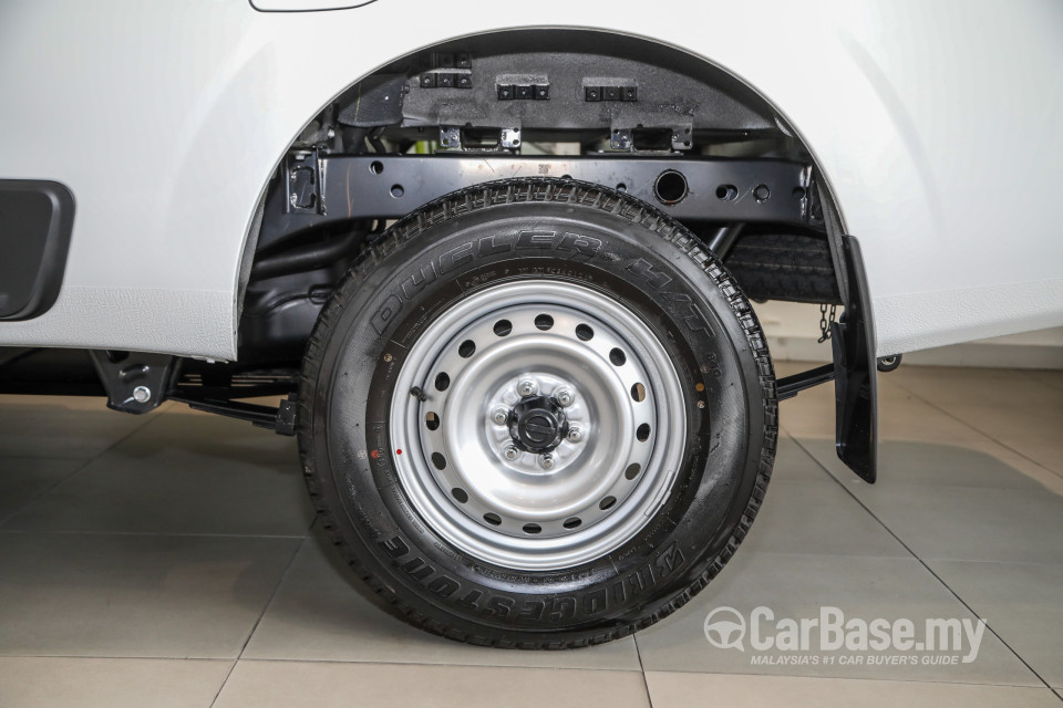 Nissan Navara D23 Facelift (2021) Exterior