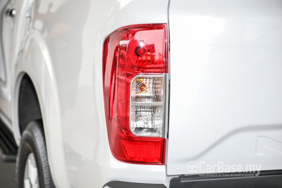 Nissan Navara D23 Facelift (2021) Exterior