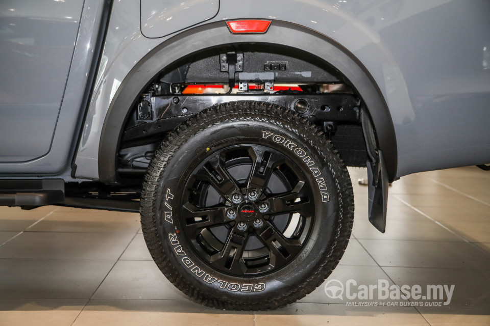 Nissan Navara D23 Facelift (2021) Exterior