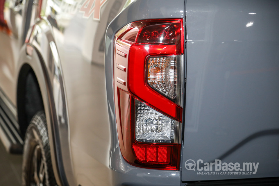 Nissan Navara D23 Facelift (2021) Exterior