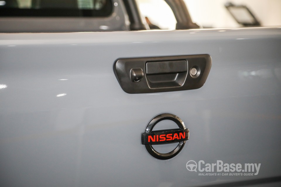 Nissan Navara D23 Facelift (2021) Exterior