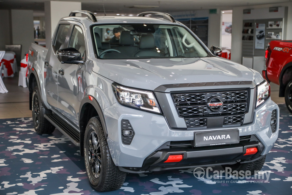 Nissan Navara D23 Facelift (2021) Exterior