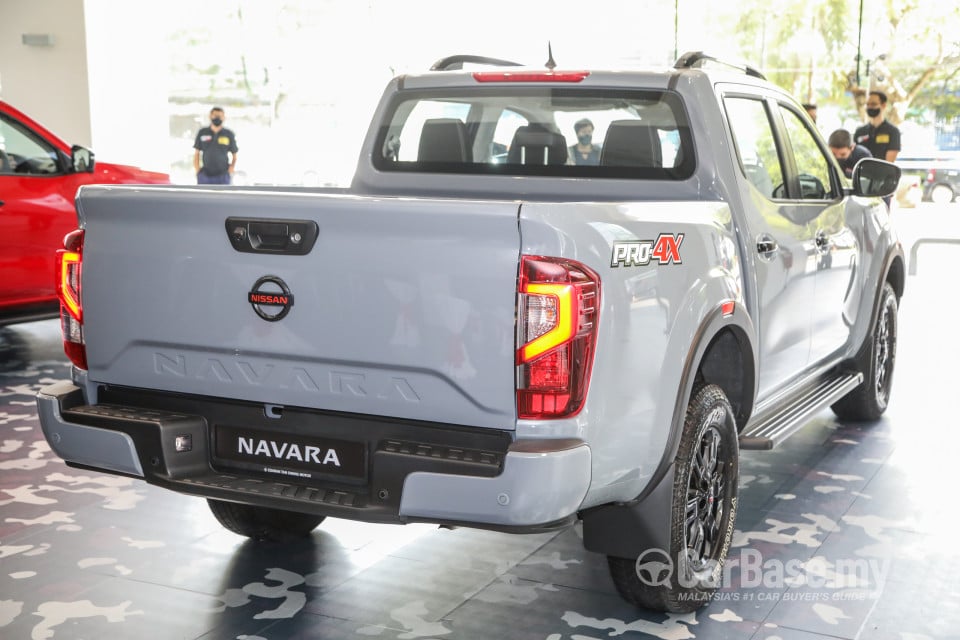 Nissan Navara D23 Facelift (2021) Exterior