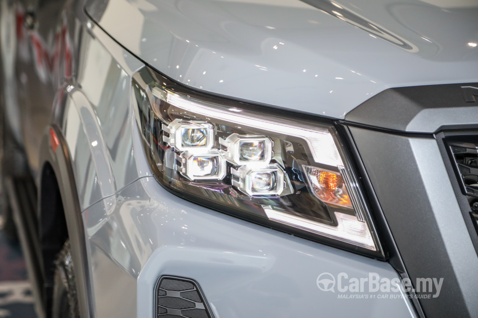 Nissan Navara D23 Facelift (2021) Exterior